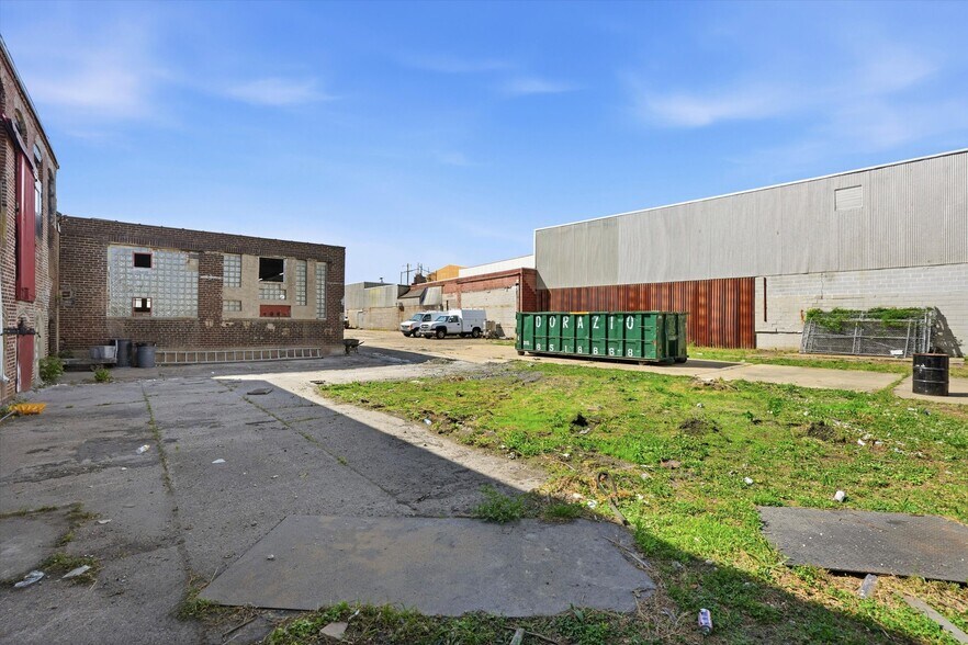 More Photos Of 4821 Garden St, Philadelphia Industrial For Sale