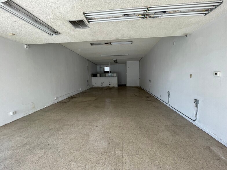 More Photos Of 1401-1403 E South St, Long Beach General Retail For Sale