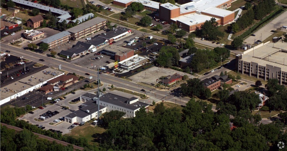 More Photos Of 701 W Lincoln Hwy, Dekalb Office For Lease