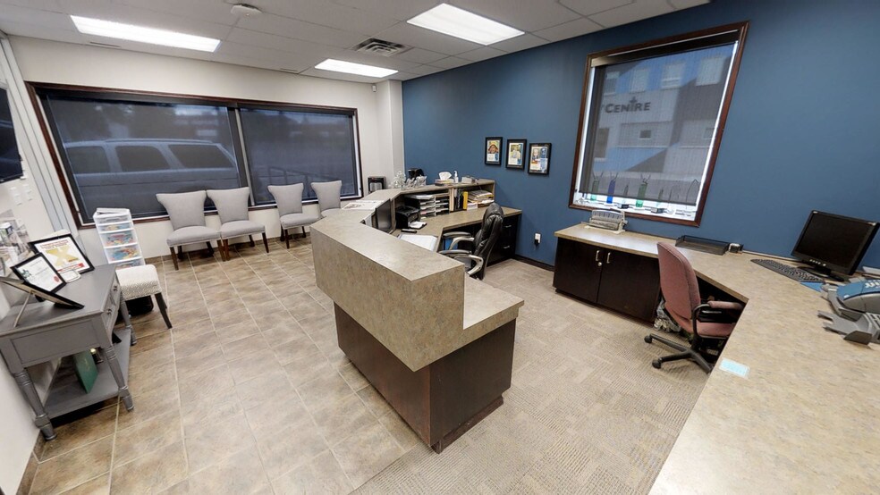 More Photos Of 5229 50th Ave, Red Deer Office For Sale