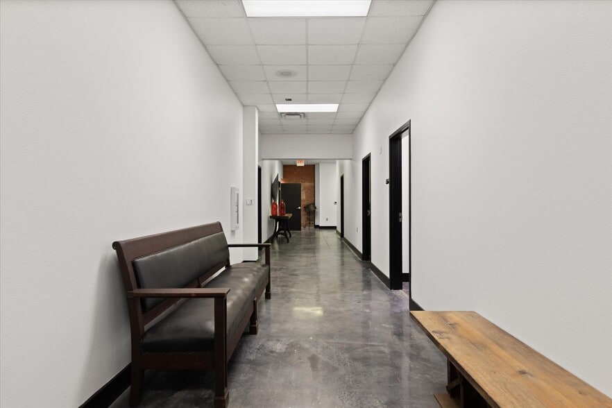 More Photos Of 501 N 3rd St, Longview Office For Sale