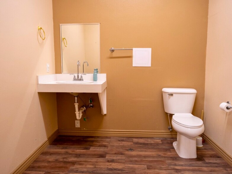 More Photos Of 545 W State St, Hurricane Unknown For Lease