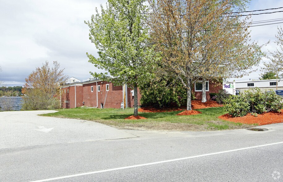 More Photos Of 1266 Union Ave, Laconia Veterinarian Kennel For Sale