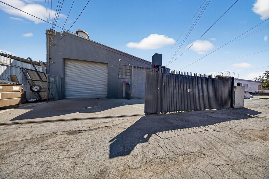 More Photos Of 5221 Pacific Blvd, Huntington Park Warehouse For Sale