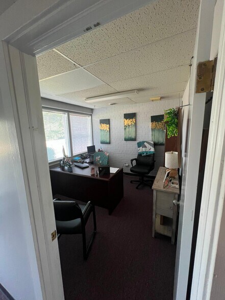 More Photos Of 320 E Lee Ave, Yadkinville Medical For Sale