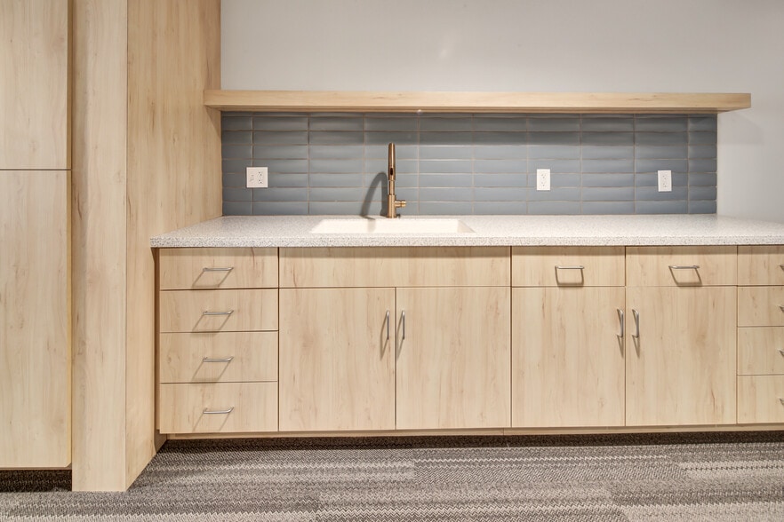 More Photos Of 717 W St Germain St, Saint Cloud Office For Lease