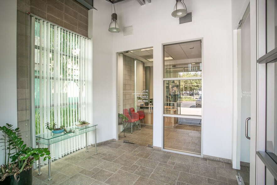 More Photos Of 8935 Research Dr, Irvine Loft Creative Space For Lease