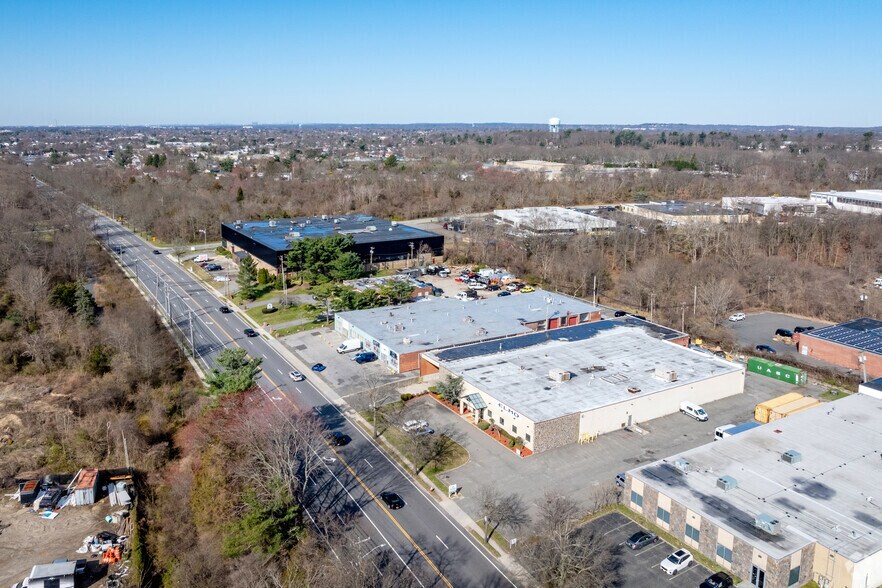 More Photos Of 1478 Old Country Rd, Plainview Manufacturing For Sale