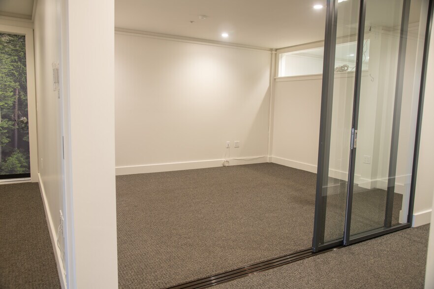 More Photos Of 320-330 Judah St, San Francisco Loft Creative Space For Lease