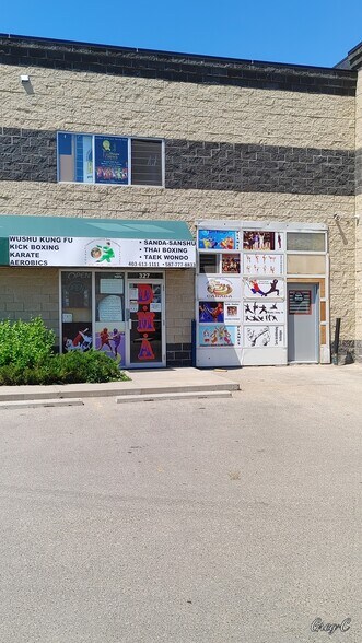 More Photos Of 32 Westwinds Cres NE, Calgary Flex For Lease