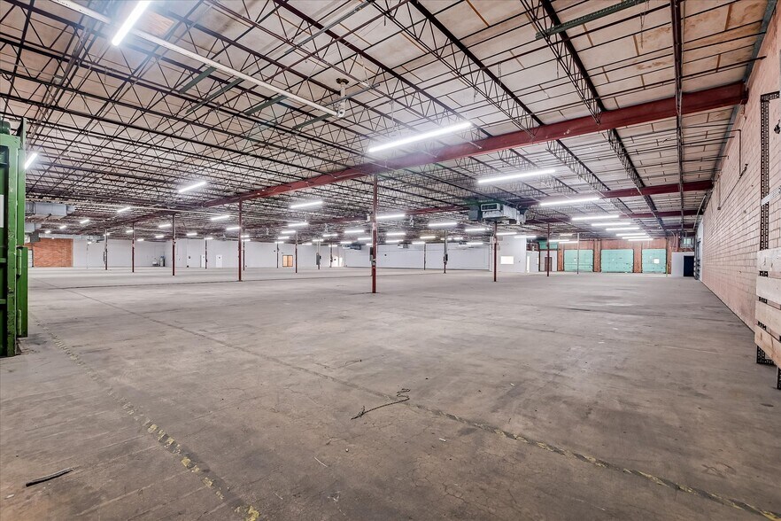 More Photos Of 1734 Centennial Blvd, San Antonio Warehouse For Lease