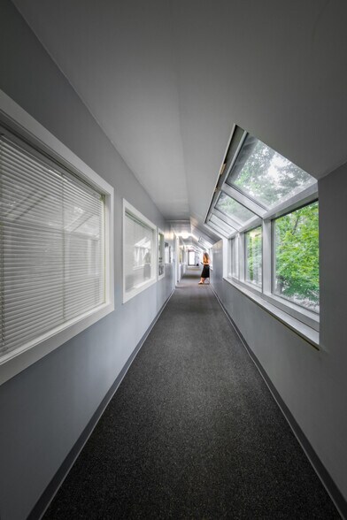 More Photos Of 5200 Park Rd, Charlotte Office For Lease