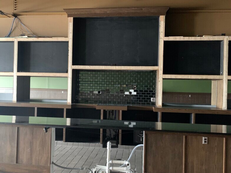 More Photos Of 2051-2325 18 Mile Rd, Sterling Heights Freestanding For Lease