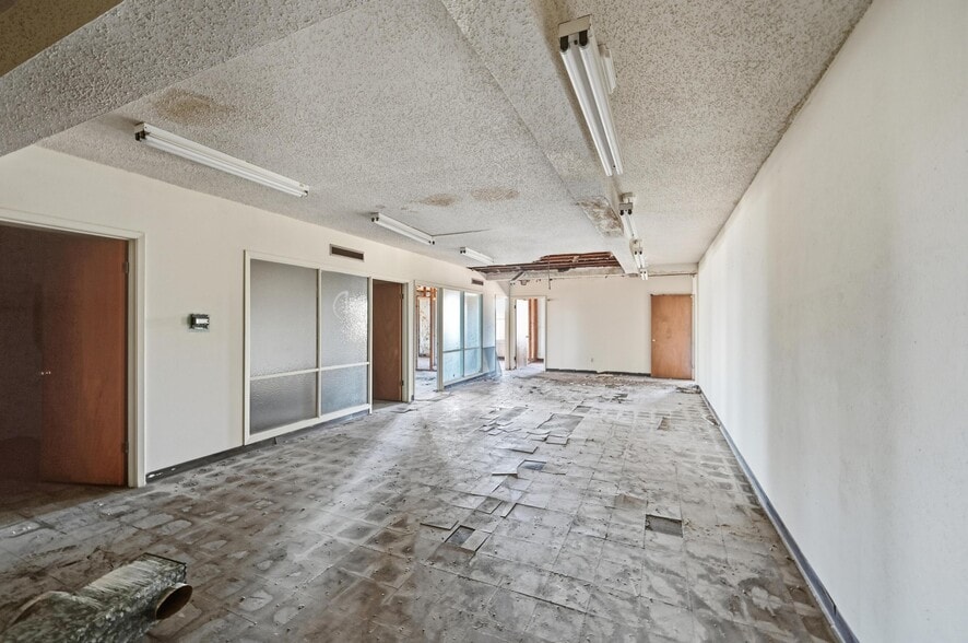More Photos Of 1519 Circle Park Blvd, Fort Worth Religious Facility For Sale