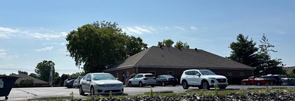 More Photos Of 71 Mack Walters Rd, Shelbyville Medical For Lease