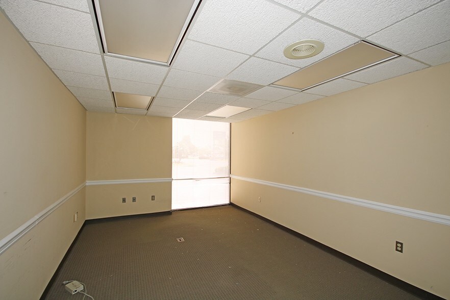 More Photos Of 1444 Watson Blvd, Warner Robins Office For Lease