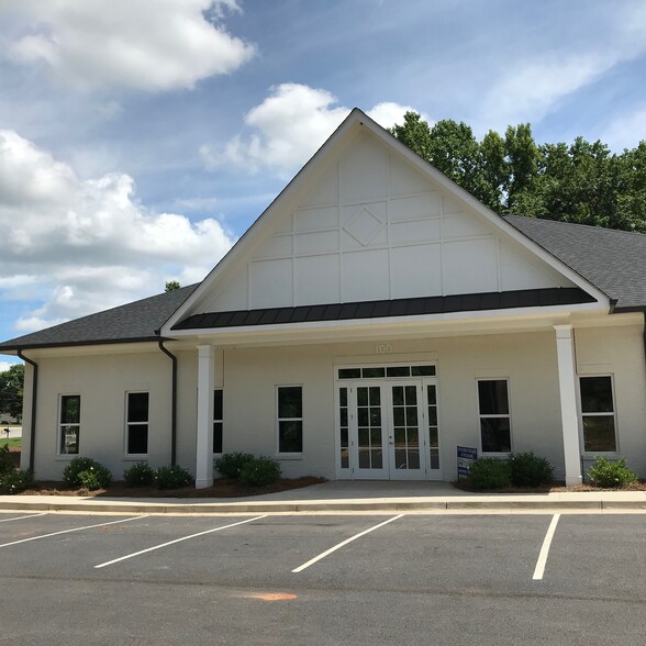 Primary Photo Of 2053 Experiment Station Rd, Watkinsville Medical For Lease