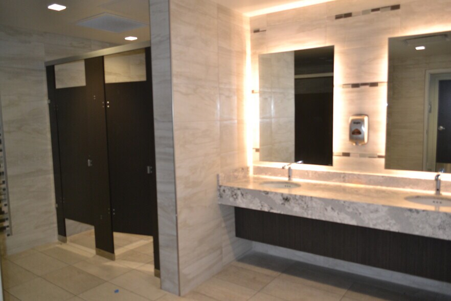 More Photos Of 539 Rolling Acres Rd, Lady Lake Medical For Lease