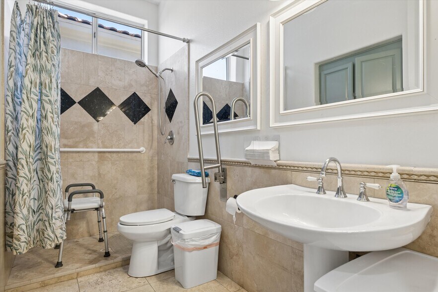 More Photos Of 5338 E Hartford Ave, Scottsdale Healthcare For Sale