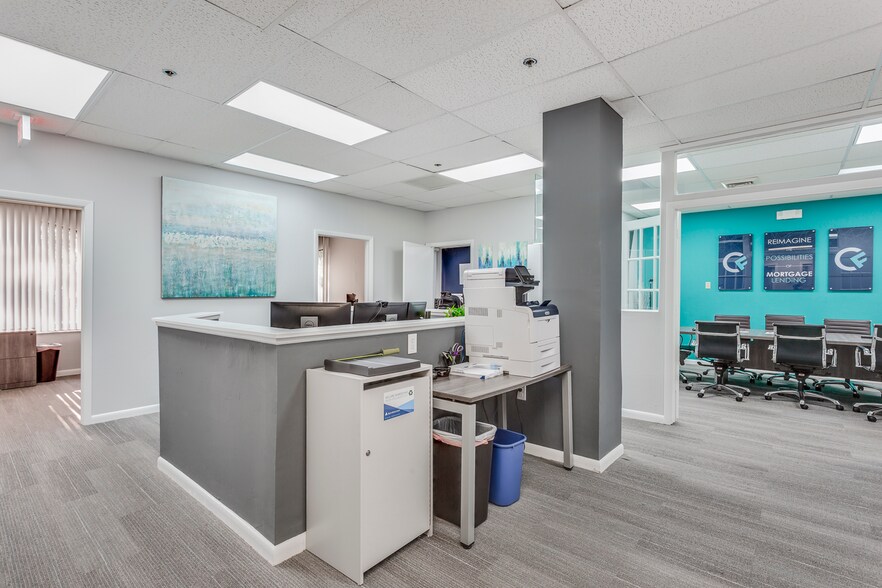 More Photos Of 1500 Colonial Blvd, Fort Myers Office For Lease