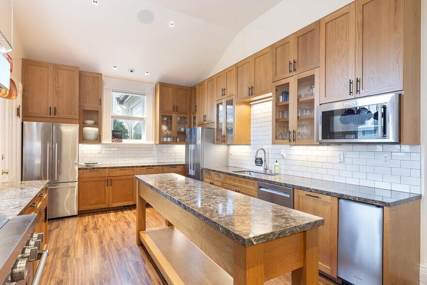 More Photos Of 423 Seminary St, Napa Specialty For Sale