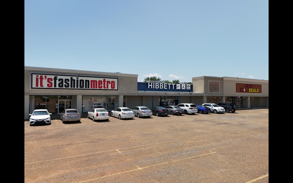 More Photos Of 500 W Broadway St, West Memphis Unknown For Lease