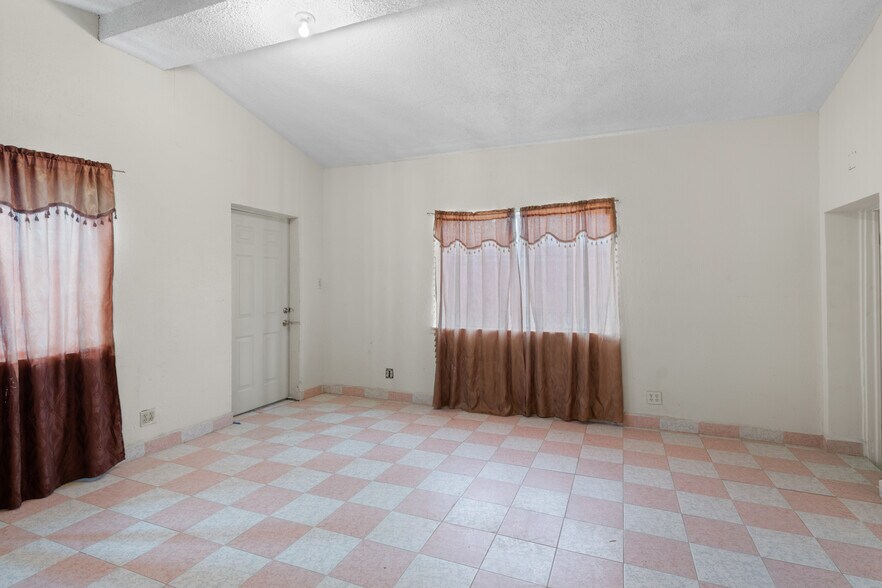 More Photos Of , El Paso Office For Sale