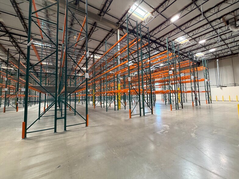 More Photos Of 5589 Ayala Ave, Irwindale Distribution For Lease