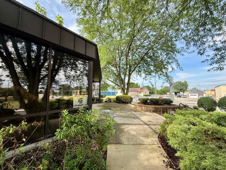 More Photos Of 321 S Blanchard St, Findlay Office For Sale