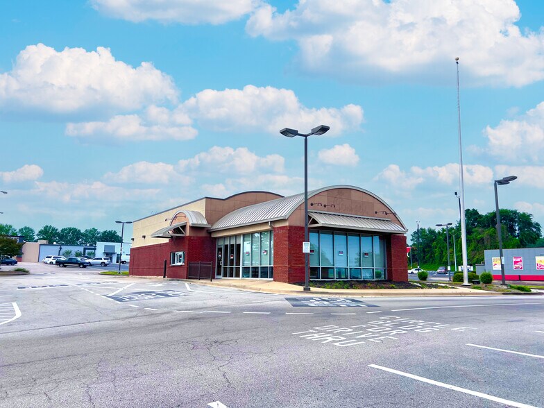 Primary Photo Of 116 Commerce Ave, Lagrange Restaurant For Sale