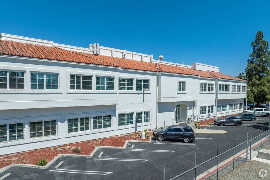 More Photos Of 23120 Alicia Pky, Mission Viejo Medical For Lease