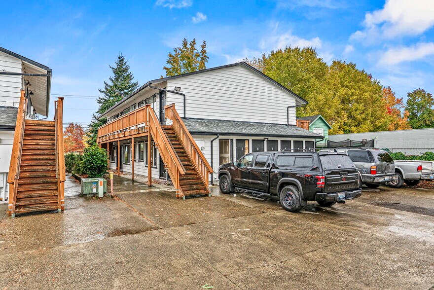 More Photos Of 947 7th Ave, Longview Apartments For Sale