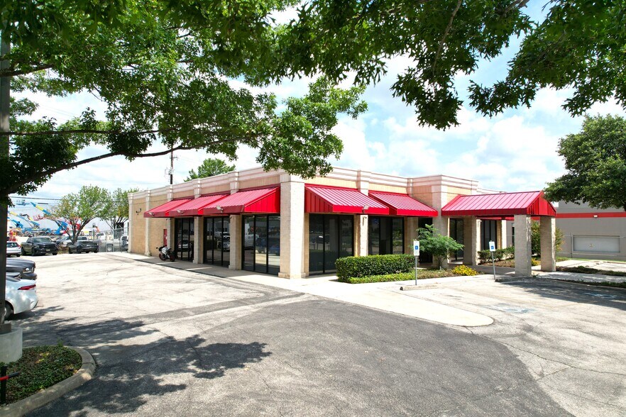 More Photos Of 12223 San Pedro Ave, San Antonio General Retail For Sale