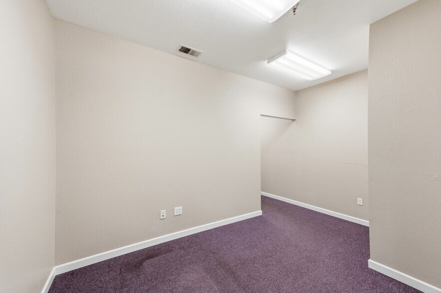 More Photos Of 17278-17310 Cattle Dr, Penn Valley Warehouse For Lease
