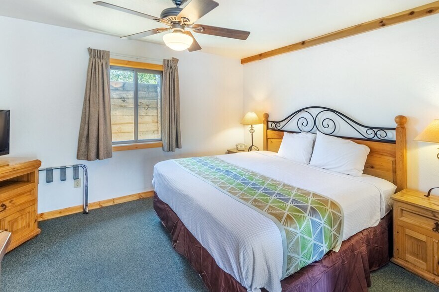 More Photos Of 221 Byers Ave, Hot Sulphur Springs Hotel For Sale