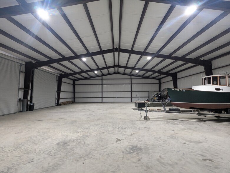 More Photos Of 7245 FM 1006 Rd, Orange Warehouse For Lease