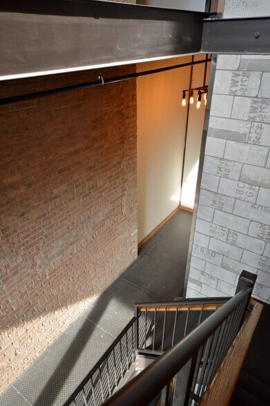 More Photos Of 1800-1814 W Cuyler Ave, Chicago Office For Lease