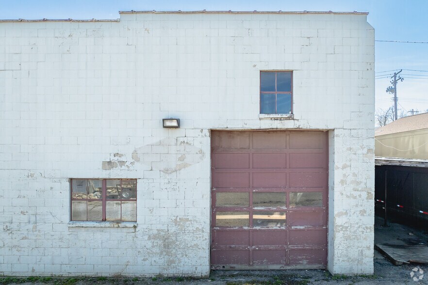 More Photos Of 113 S Dean St, Adrian Service For Sale