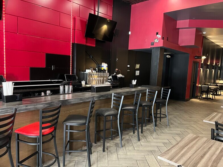 More Photos Of 38-40 S 19th St, Philadelphia Restaurant For Lease