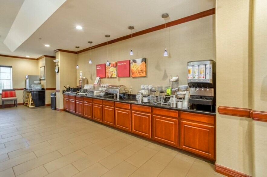 More Photos Of 3606 89th St, Galveston Hotel For Sale