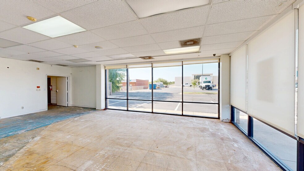 More Photos Of 1309-1323 W Pipeline Rd, Hurst General Retail For Sale