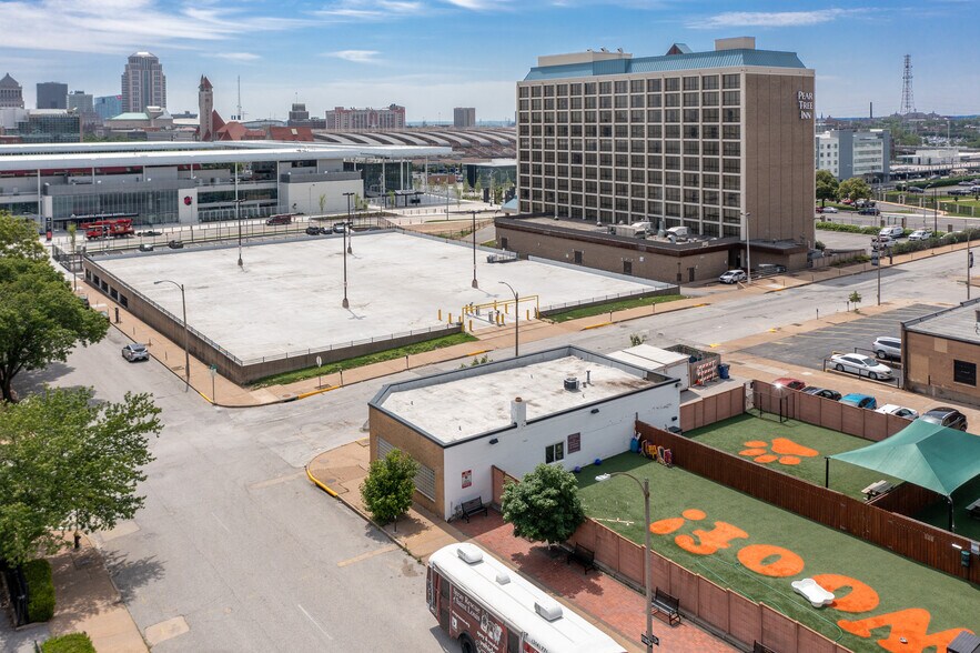 More Photos Of 2320 Pine St, Saint Louis Flex For Sale