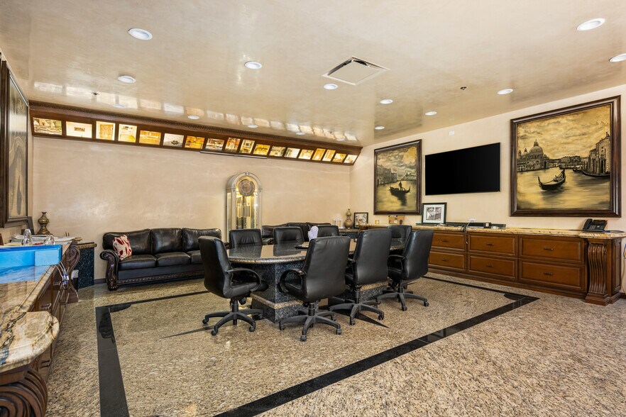 More Photos Of 1701 S State College Blvd, Anaheim Manufacturing For Sale