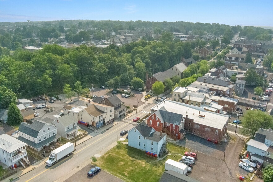 More Photos Of 142 N Main St, Souderton Restaurant For Lease
