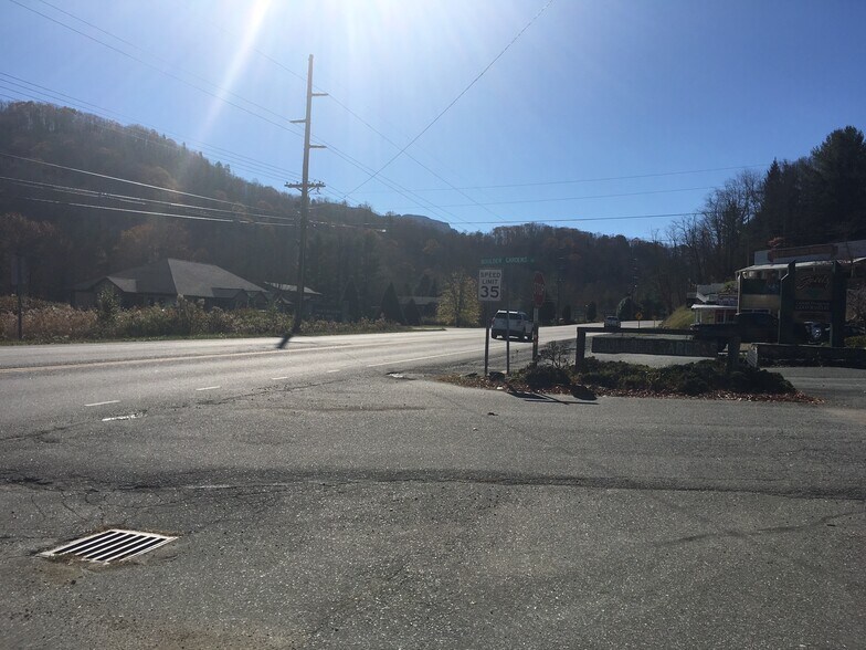 More Photos Of 8970-2 NC Highway 105 S, Boone Storefront Retail Office For Lease