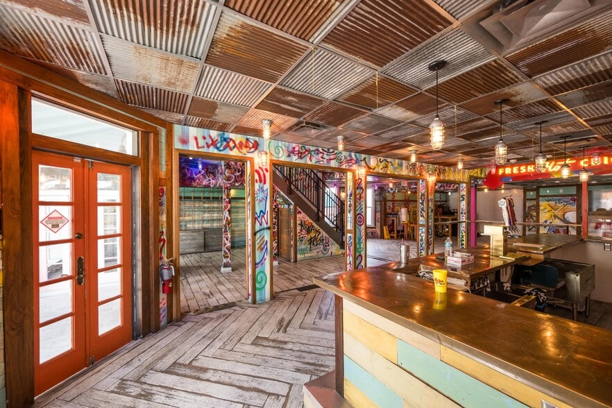 More Photos Of 221 Duval St, Key West Restaurant For Lease