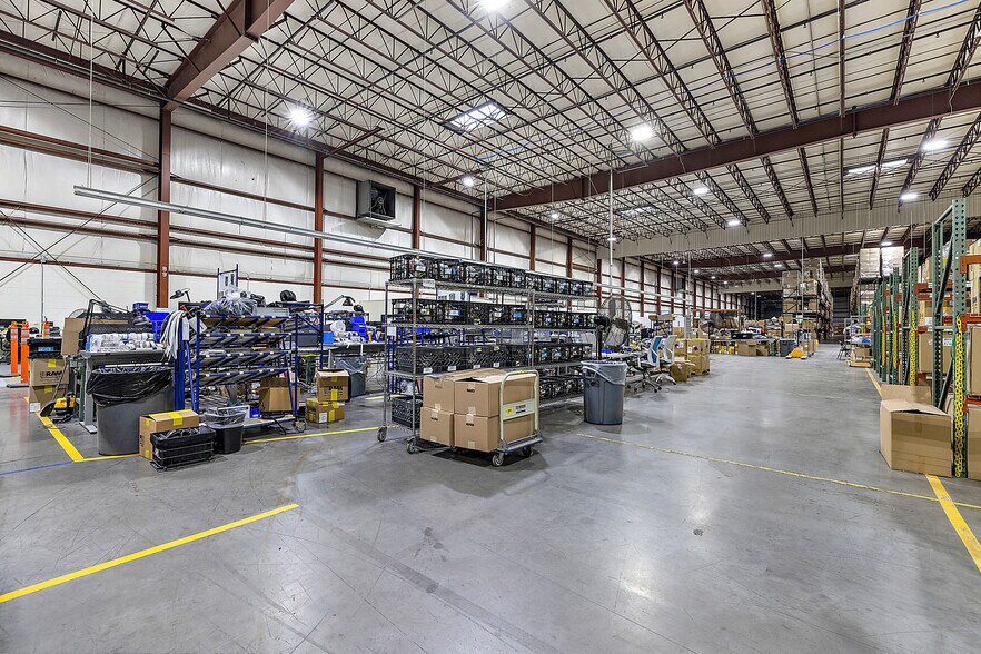 More Photos Of 4333-4335 W Fort St, Detroit Distribution For Lease