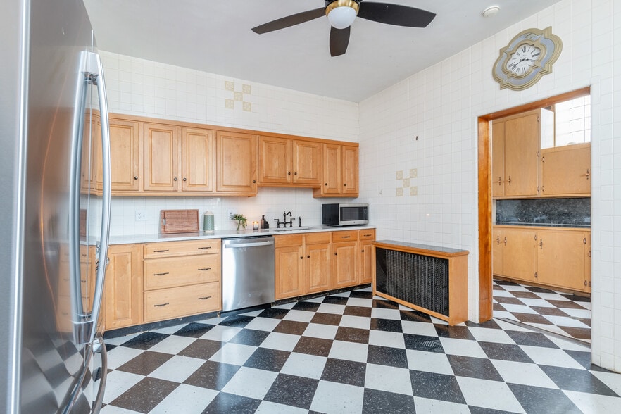 More Photos Of 124 E Abbott St, Lansford Specialty For Sale