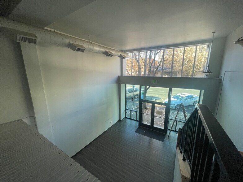 More Photos Of 100-150 High St SE, Salem Storefront Retail Office For Lease