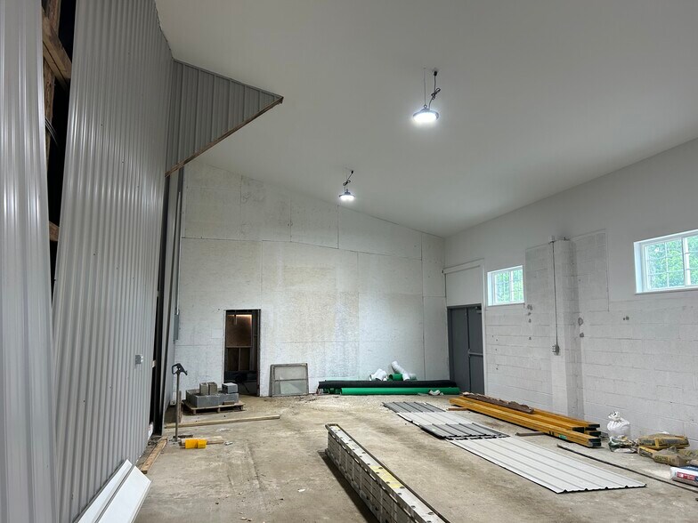 More Photos Of 441 Clover Mill Rd, Exton Self Storage For Lease